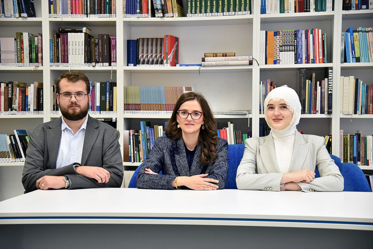 Research on the Relationship Between Financial Behavior, Financial Well-Being, and Sustainable Consumption: Multidimensional Analysis