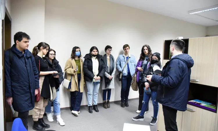 Prospective Psychology and International Relations Students Visit IUS
