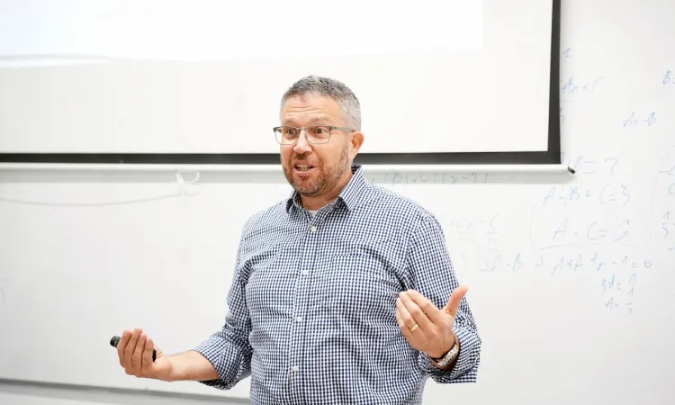 FBA Students Gain U.S. Market Insights from Guest Lecturer Michael John Strand