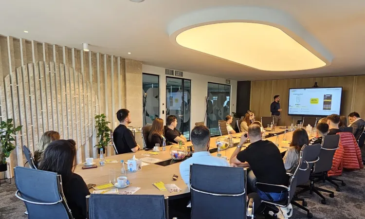Raiffeisen INVEST Hosts IUS Students for Investment and Career Insights