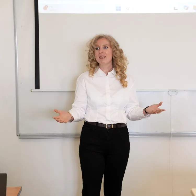 Assoc. Prof. Dr. Laura Kromják from ELTE University Delivers Lecture on Intergenerational Justice and Refugee Protection at IUS